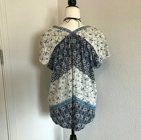 Blue and white super cute - Picture 2 of 2